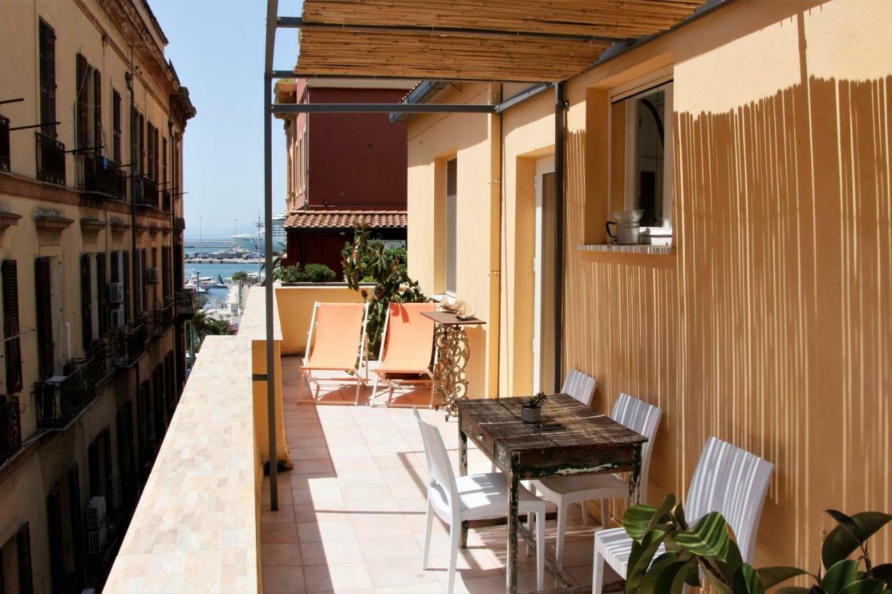 Appartamento Con Terrazza Panoramica In Marina. Cagliari Ngoại thất bức ảnh