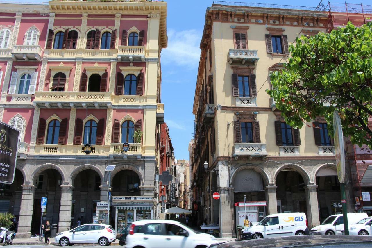Appartamento Con Terrazza Panoramica In Marina. Cagliari Ngoại thất bức ảnh